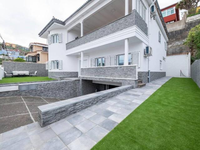 Casa chalet en Venta en Casco Urbano
