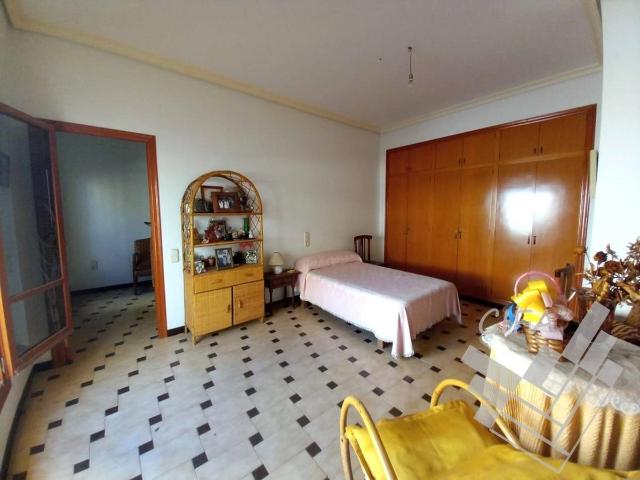 Casa chalet en Venta en Casco Urbano