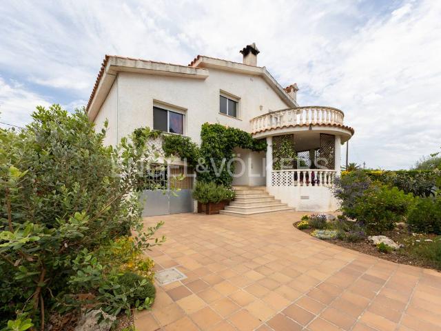 Casa chalet en Venta en Casco Urbano