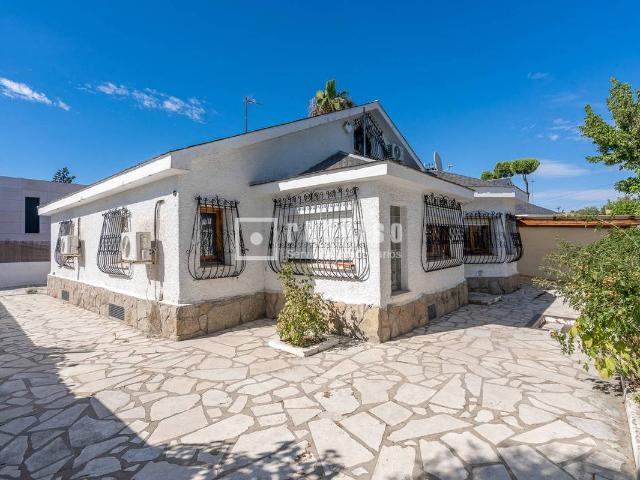 Casa chalet en Venta en Casco Antiguo La Dehesa Los Monteros