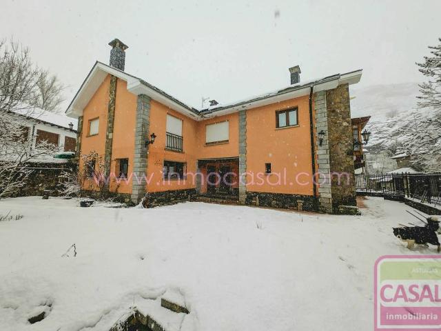 Casa chalet en Venta en Casco Antiguo