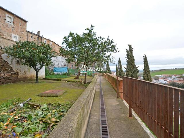 Casa adosada en Venta en Casco Antiguo