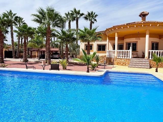 Casa chalet en Venta en Catral