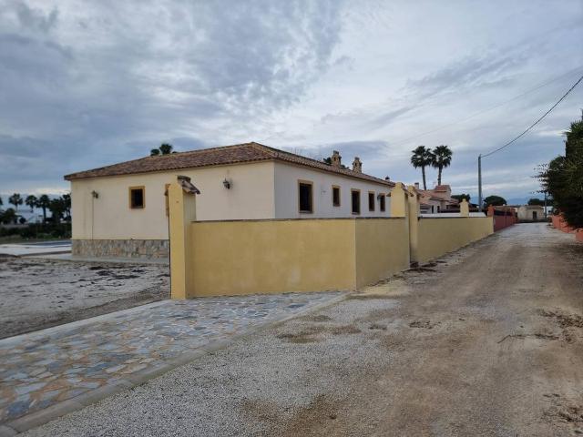 Casa chalet en Venta en Catral