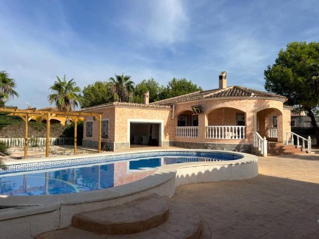 Casa chalet en Venta en Catral