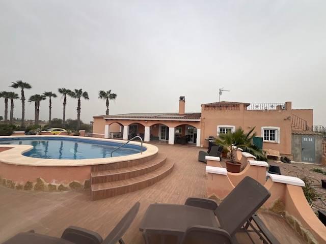 Casa chalet en Venta en Catral