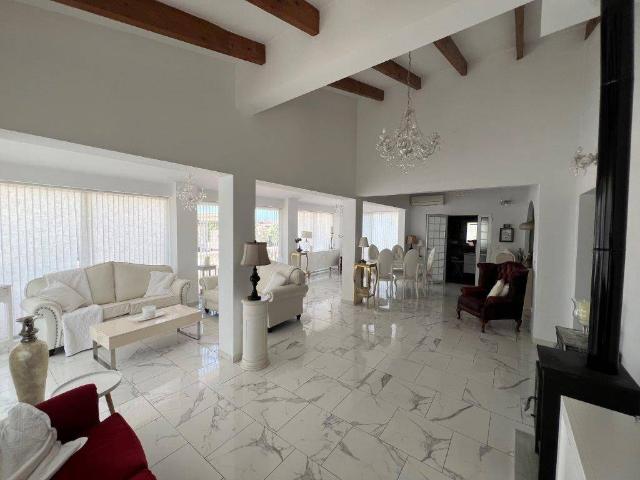 Casa chalet en Venta en Catral