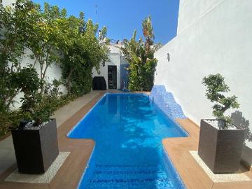 Plaza de Neptuno - Plaza aparcamiento