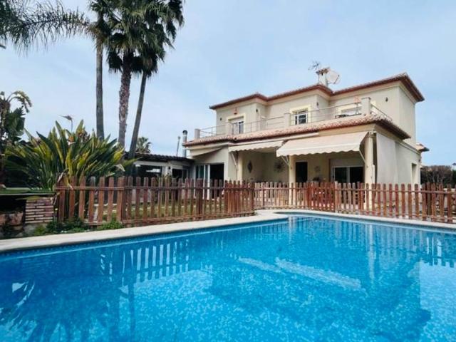 Casa chalet en Venta en Centro Urbano