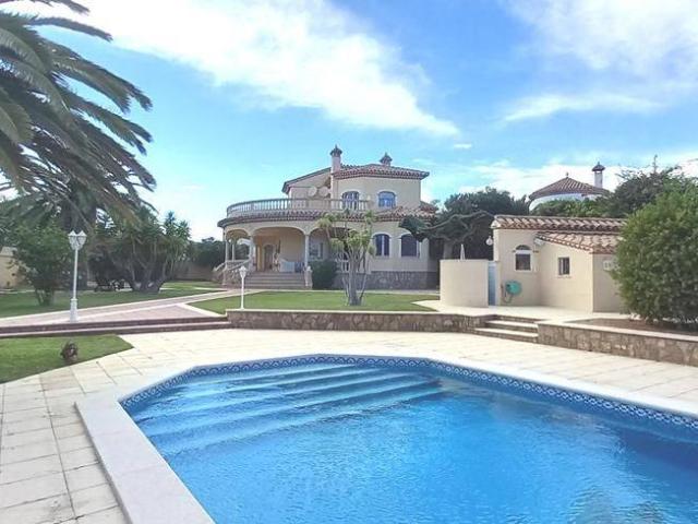 Casa chalet en Venta en Centre