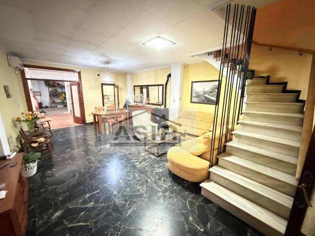 Casa chalet en Venta en Centre