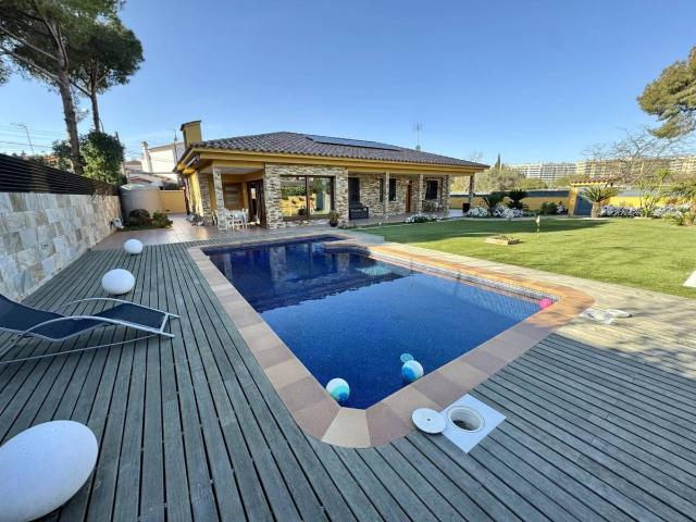 Casa chalet en Venta en Centre Cordelles