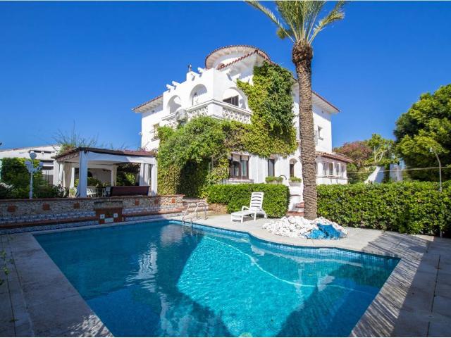 Casa chalet en Venta en Centre Històric