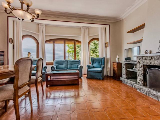 Casa chalet en Venta en Centre Nucli Antic
