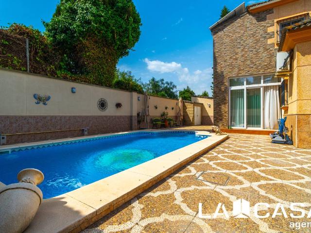 Casa chalet en Venta en Cerros de Montequinto