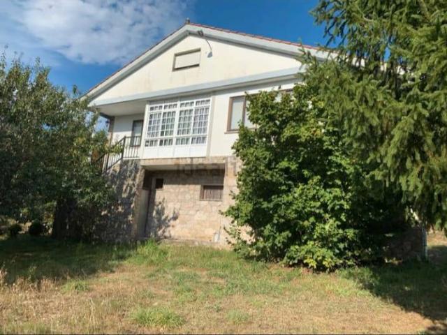 Casa chalet en Venta en Chantada