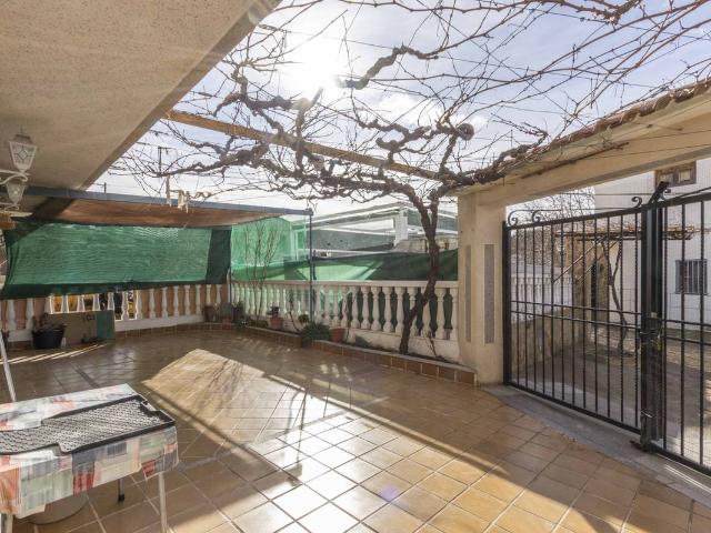 Casa adosada en Venta en Chelva