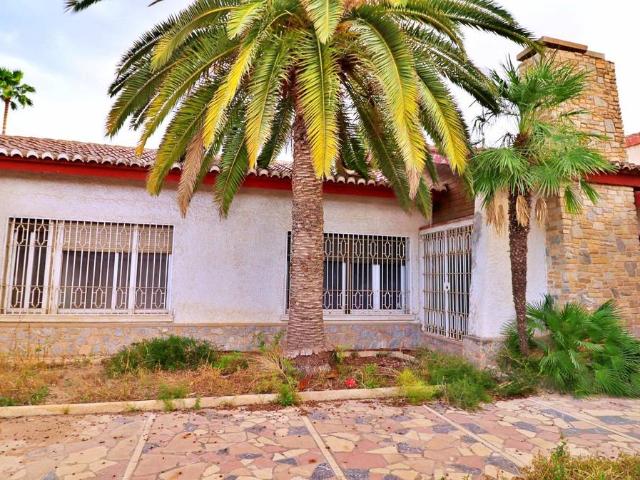 Casa chalet en Venta en Ciutat Jardí Torreta Verdí