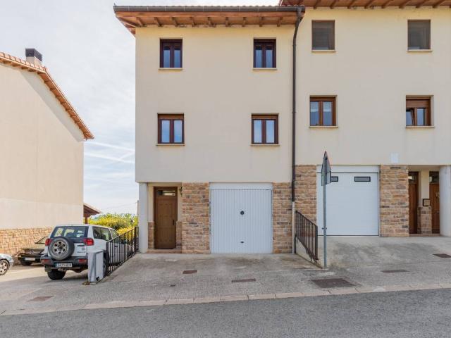 Casa chalet en Venta en Cizur