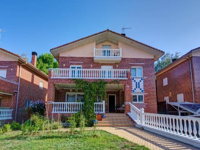 Casa chalet en Venta en Cizur