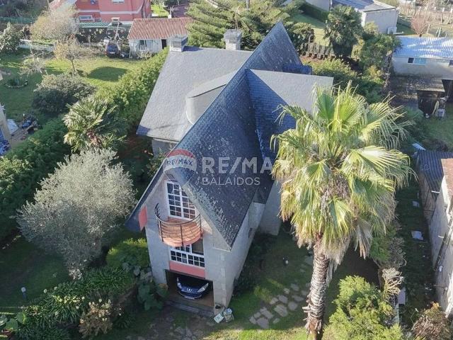 Casa chalet en Venta en Comesaña Matamá