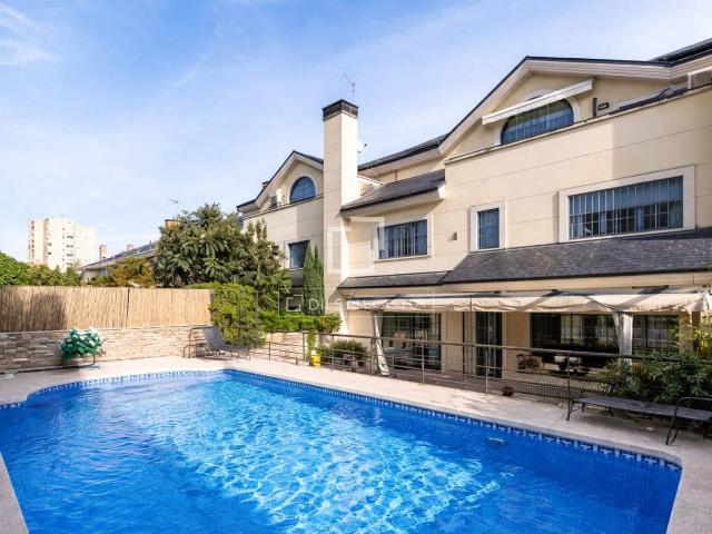 Casa chalet en Venta en Conde Orgaz Piovera