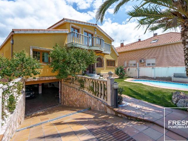 Casa chalet en Venta en Cobeña