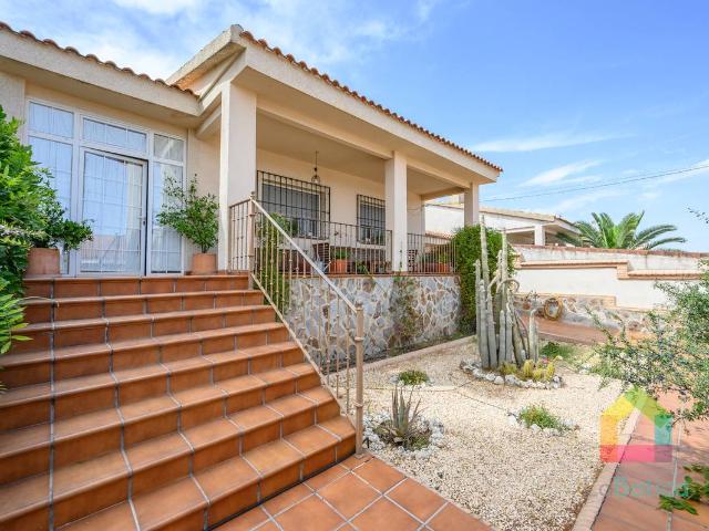 Casa chalet en Venta en Cobisa