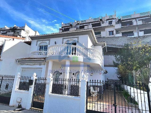 Casa chalet en Venta en Cogollos de la Vega