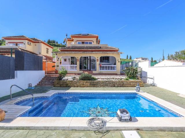Casa chalet en Venta en Coín