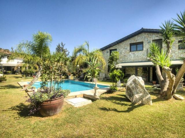 Casa chalet en Venta en Coín