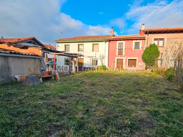 Casa chalet en Venta en Colunga