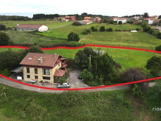 Casa chalet en Venta en Colunga