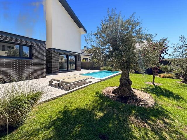 Casa adosada en Venta en Colegios