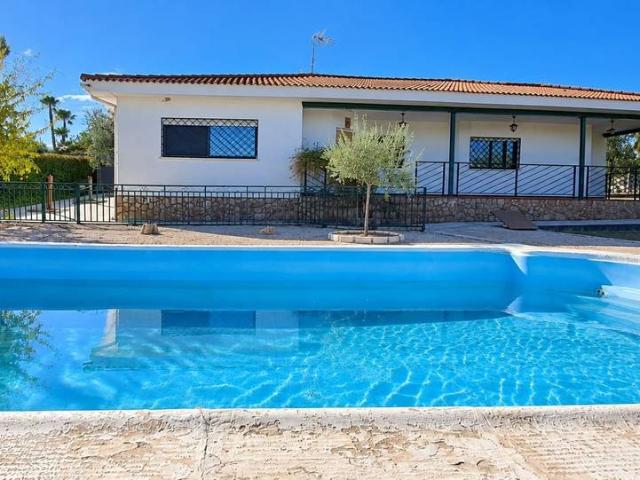 Casa chalet en Venta en Colmenar de Oreja