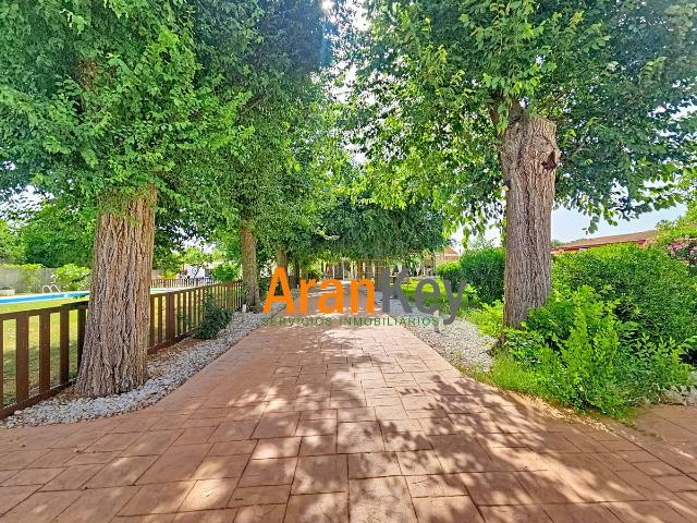 Casa chalet en Venta en Colmenar de Oreja