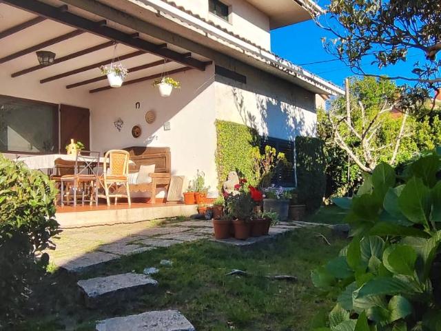 Casa chalet en Venta en Coruxo Oia Saiáns
