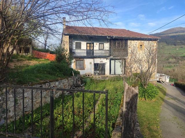 Casa chalet en Venta en Corvera de Toranzo