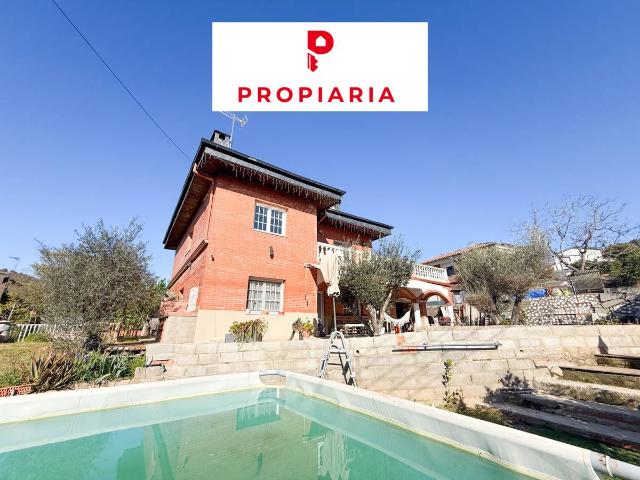 Casa chalet en Venta en Corbera de Llobregat