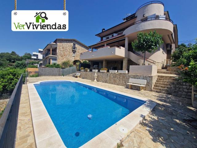 Casa chalet en Venta en Corbera de Llobregat