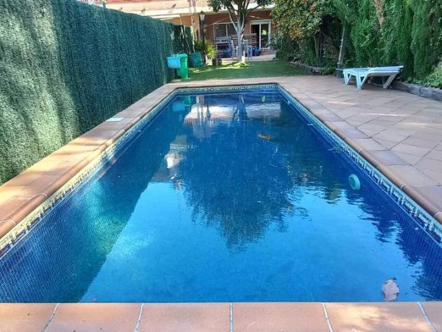 Casa chalet en Venta en Corbera de Llobregat