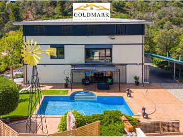 Casa chalet en Venta en Corbera de Llobregat