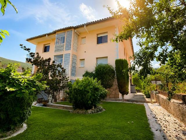 Casa chalet en Venta en Corbera de Llobregat