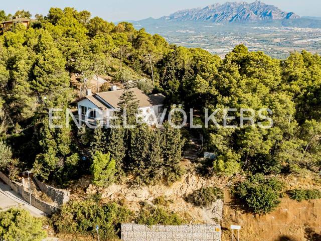 Casa chalet en Venta en Corbera de Llobregat