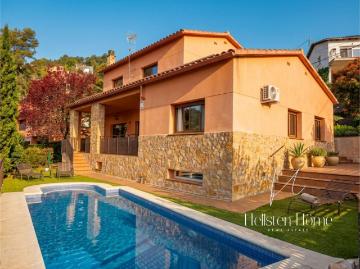 Casa chalet en Venta en Corbera de Llobregat