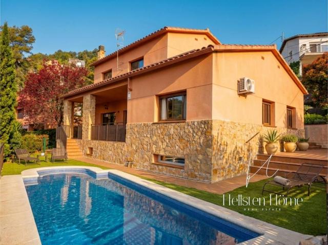 Casa chalet en Venta en Corbera de Llobregat