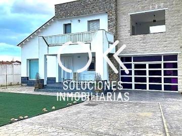 Casa chalet en Venta en Coria