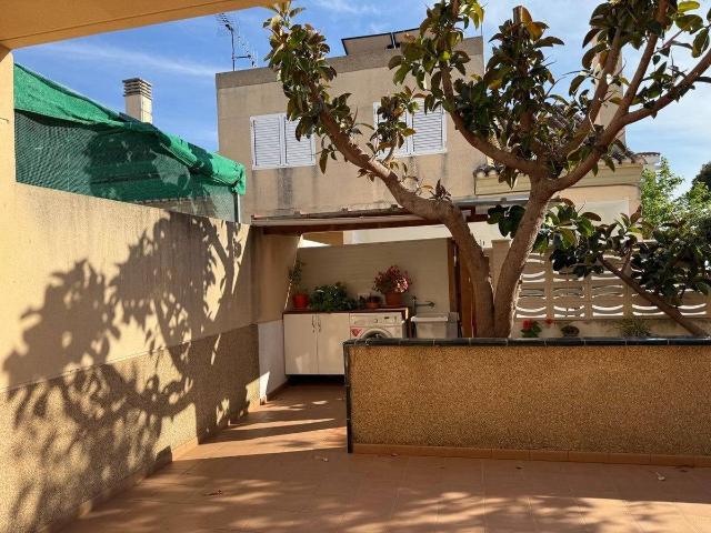 Casa chalet en Venta en Corinto Almarda