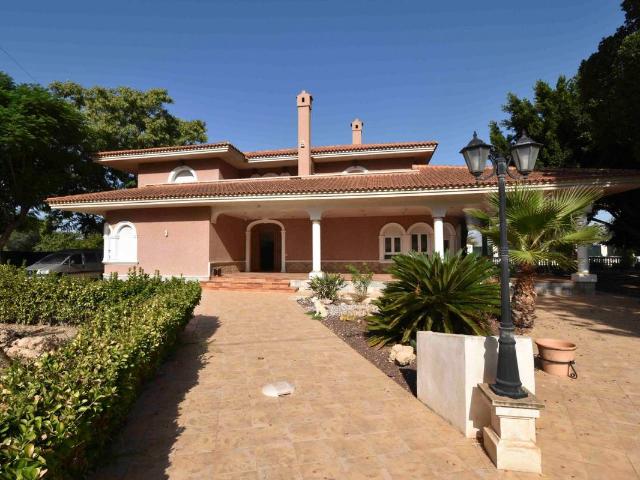 Casa chalet en Venta en Cox