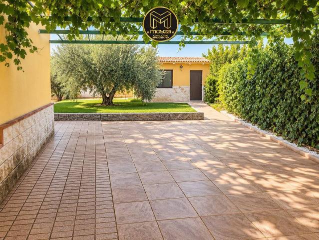 Casa chalet en Venta en Ctra. Circunvalación La Magdalena